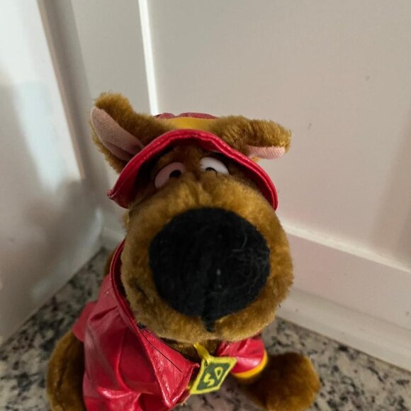 Scooby-Doo Plushie - Picture 2 of 3